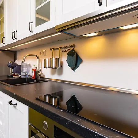 Apartment Bright Windowed 10 Mins To The Centre By Flat Mаnager